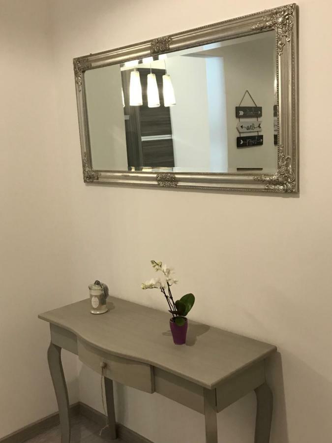 Lovely Apt Really Downtown - Free Private Parking Included! - Genoa Luaran gambar