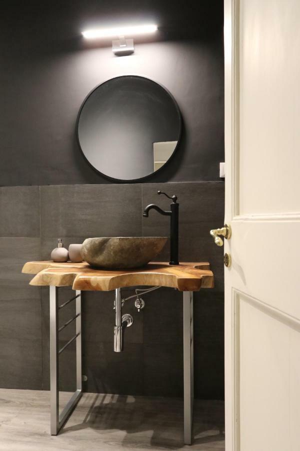Lovely Apt Really Downtown - Free Private Parking Included! - Genoa Luaran gambar