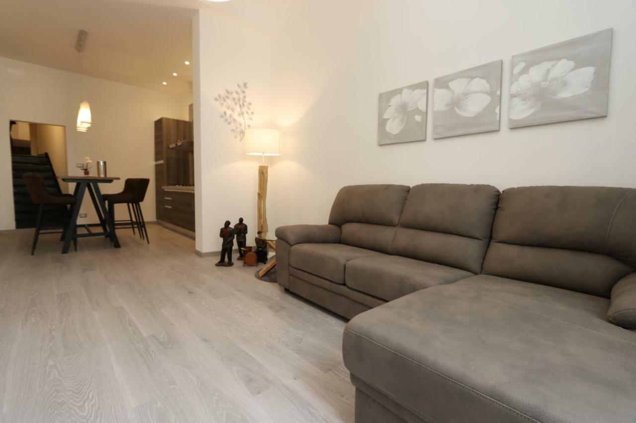 Lovely Apt Really Downtown - Free Private Parking Included! - Genoa Luaran gambar